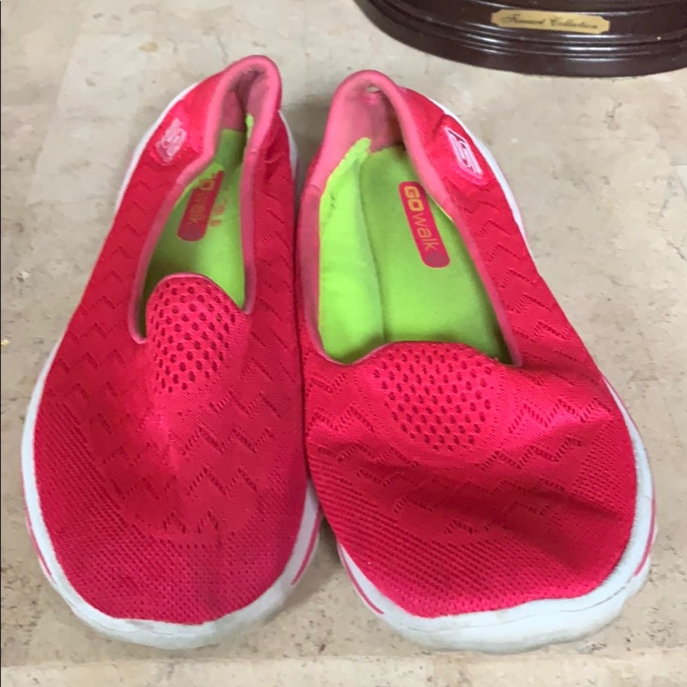 Women used sketcher Size 8